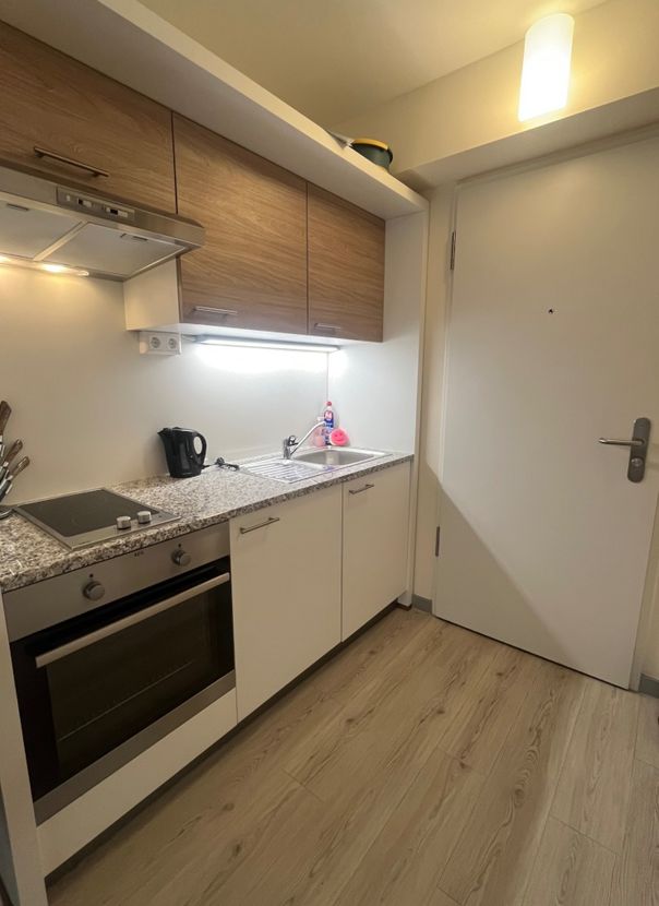 Geschmackvolle, neuwertige 1RaumEGWohnung mit gehobener